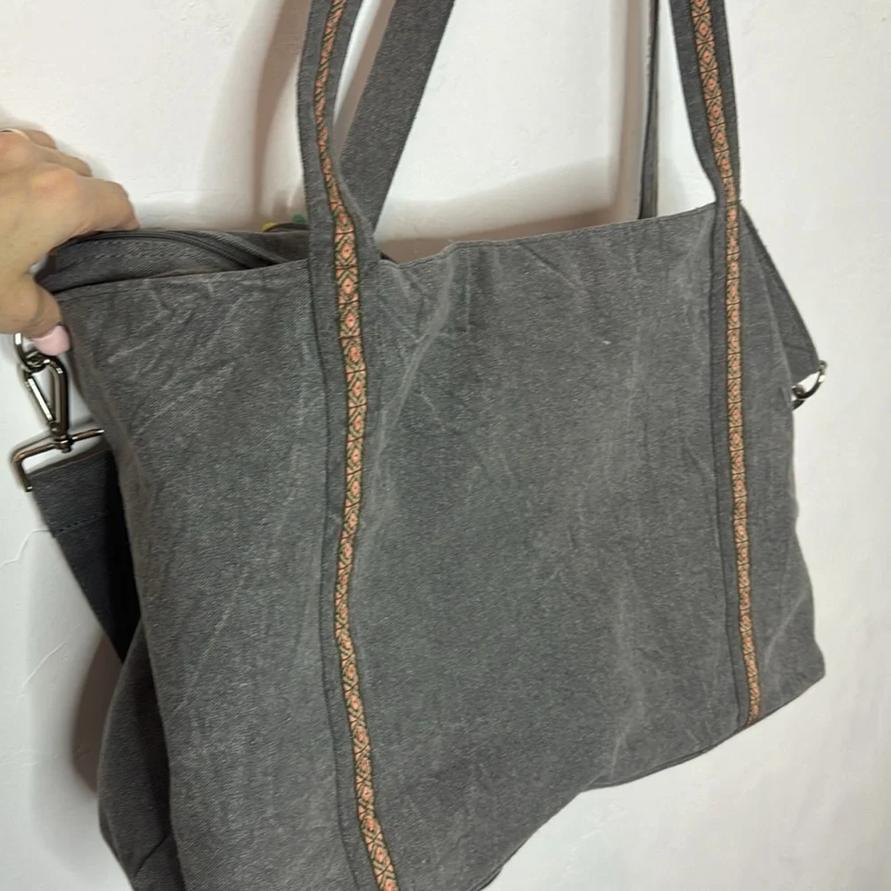 America & Beyond Gray Embroidered Overnight Bag TOT5513B - Picture 10 of 14